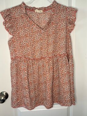 Flutter-Sleeve V-Neck Blouse in Rust Floral